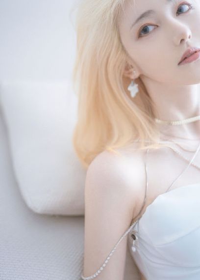 日本精品色网视频一区二区_十万网红美女美酱
